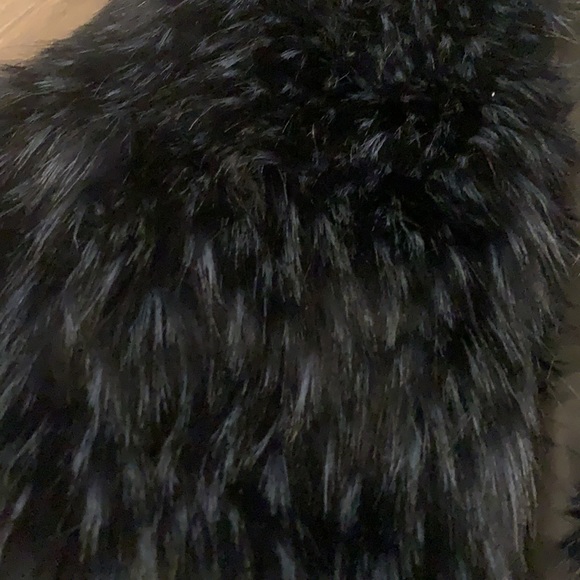 Girls Faux Fur vest with hoodie. Brand New! - Picture 2 of 5